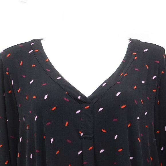 Torrid Plus Size 5X Feathers Studio Knit V-Neck Short Sleeve Top - Picture 7 of 14